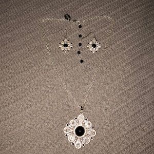 Silver with black stone back lace with earrings